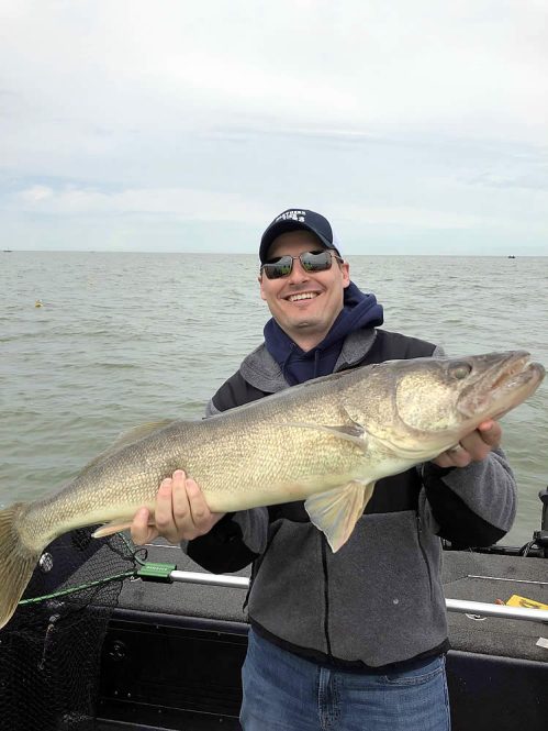 D3-walleye-charters-lake-erie-13L